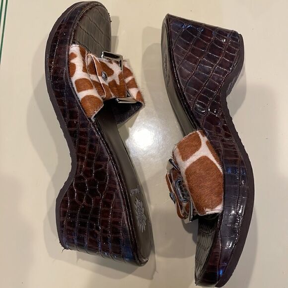 Yellow Box Cowhide Giraffe Wedge Sandals Size 6 - Picture 9 of 10